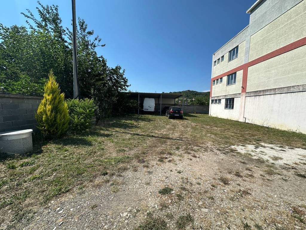 Capannone Industriale in Affitto – Prush, Tirana 2.150 € /Mese