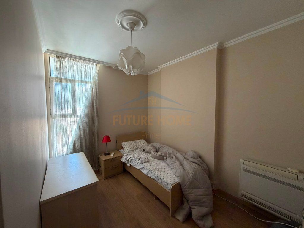 Shitet , Apartament 3+1+2+Post Parkimi , Ish ekspozita , Tirane