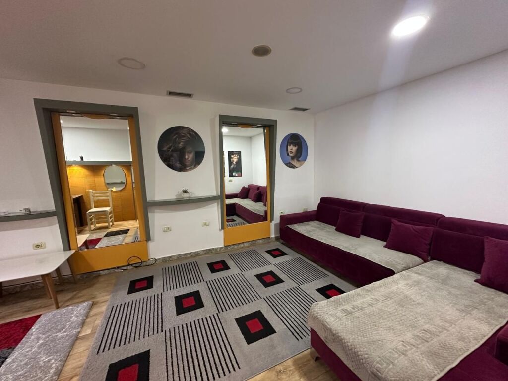 🏢Rruga e Elbasanit,prane Institutit te Higjenes jepet me qera apartament,1+1,i mobiluar.45,000Leke
