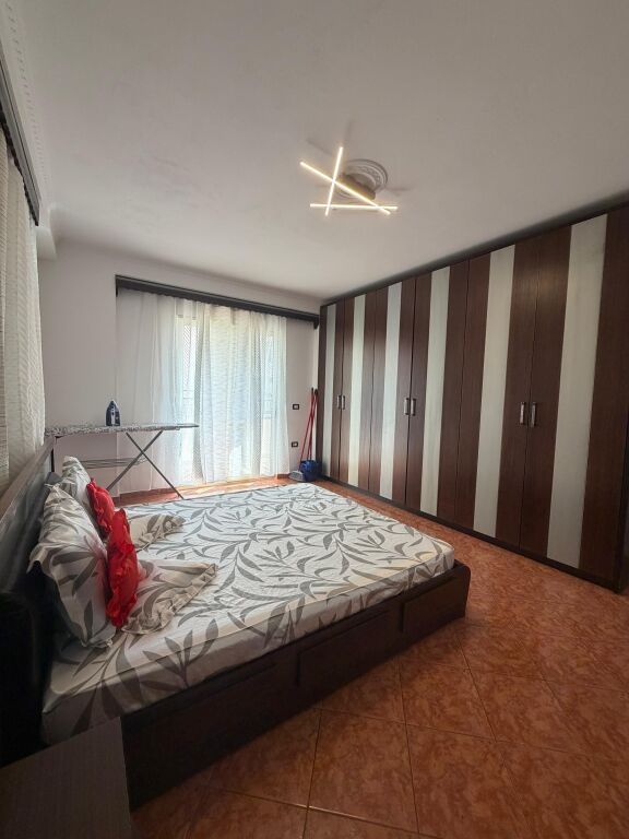 Jepet apartament 2+1 Me qera