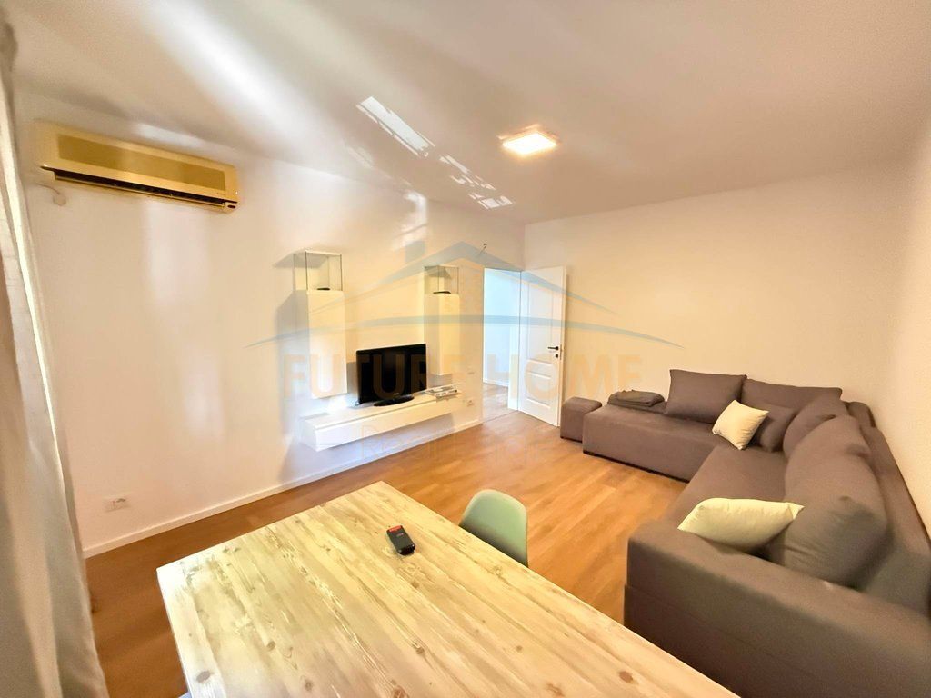 Shitet, Apartament 1+1 + Aneks, Laprakë