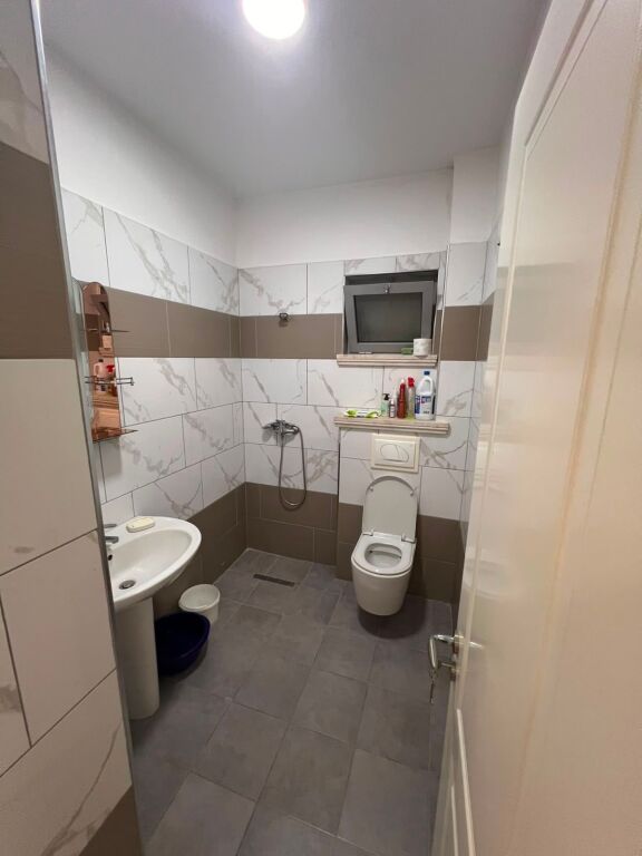 Apartment 3+1 for rent near the school “2 Gjelat”