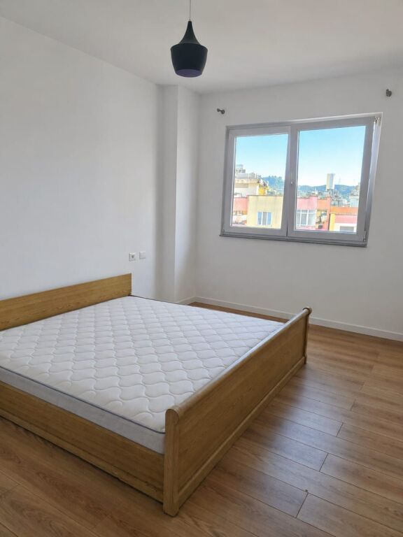 JEPET APARTAMENT ME QERA 2+1, YZBERISHT