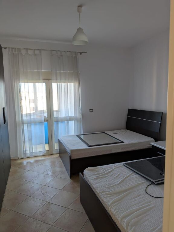 JEPET ME QERA APARTAMENT 3+2 PRANE KRYQIT TE KUQ, DURRES