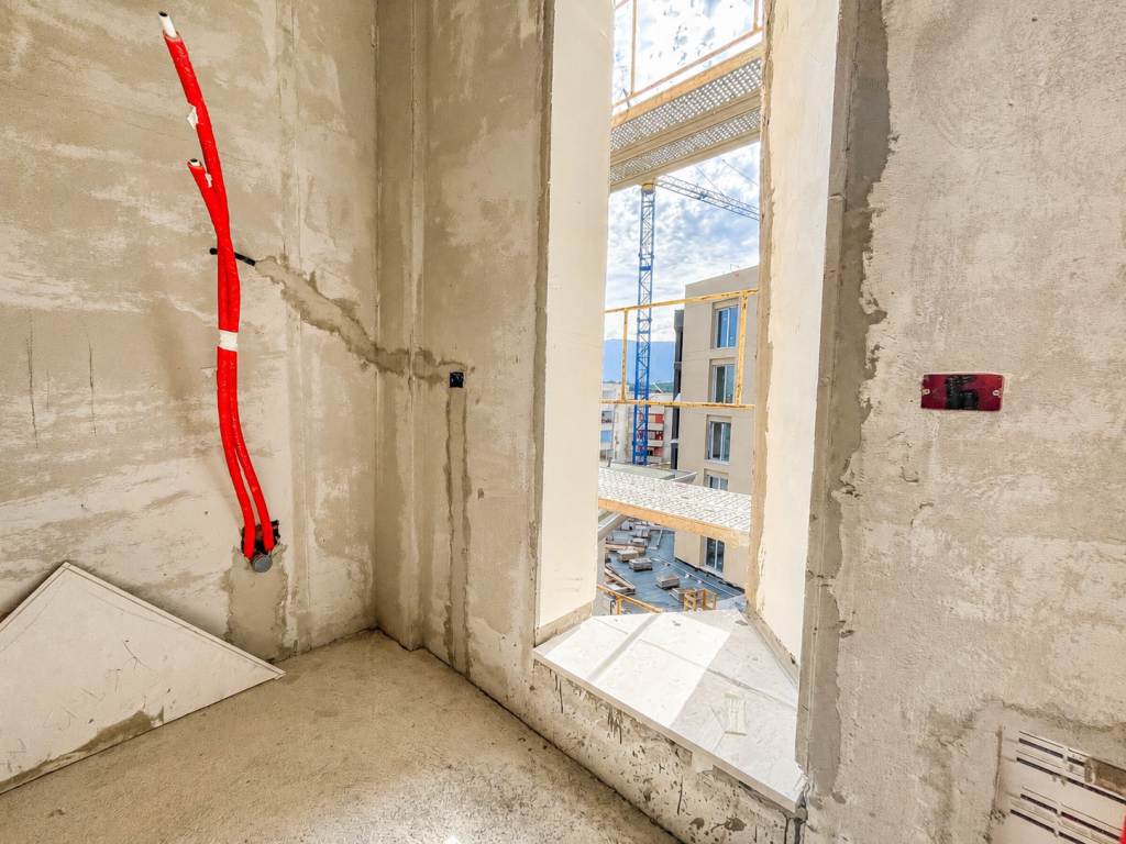 Shitet Penthouse tek Liqeni i Thate