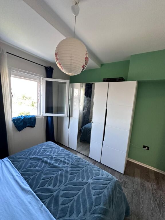 VENDESI APPARTAMENTO 1+1 NELLA ZONA DELLA FERROVIA SPIAGGIA, DURRËS