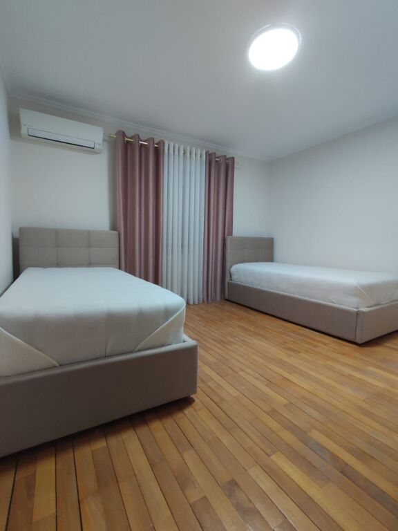 JEPET APARTAMENT ME QERA 2+1, RR. FORTUZI