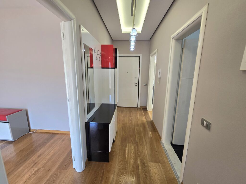 Apartamente 2+1 Ne Shitje, Me Pamje Mbi Liqenin e Thate