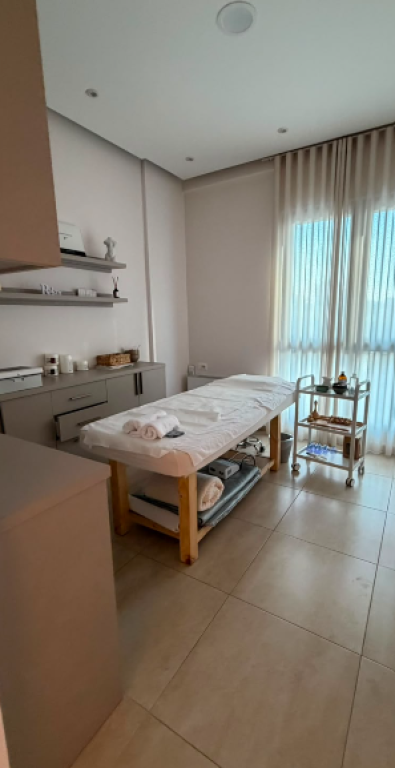 Jepet me Qira Ambient Zyre – Square 21