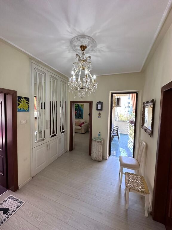 JEPET ME QERA APARTAMENT 2+1 PRANE GJYKATES, DURRES