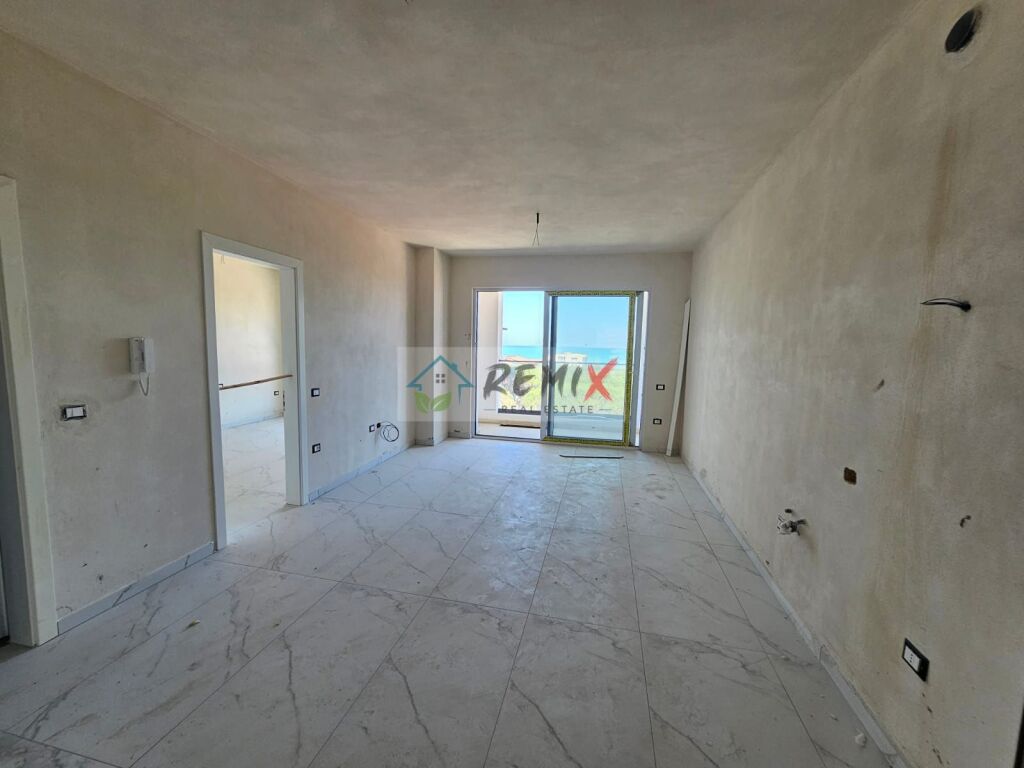 Shitet Apartament 1+1 te Kompleksi Liburna me Pamje të Plotë nga Deti