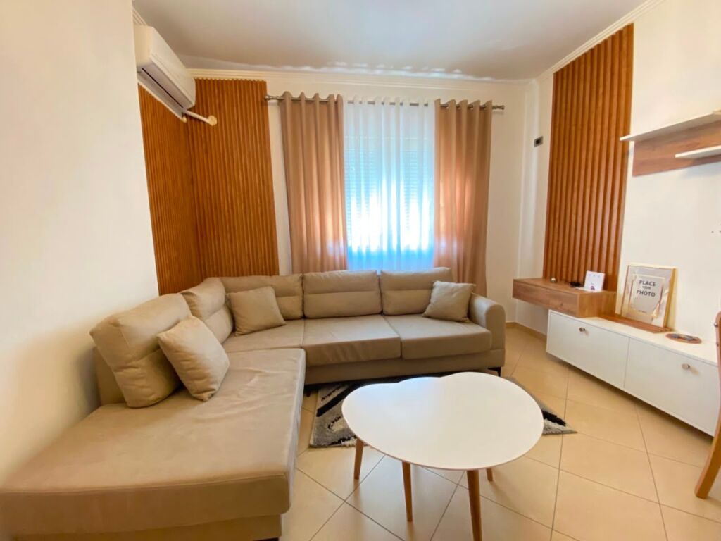 Fresku, Apartament 1+1 Per Qira