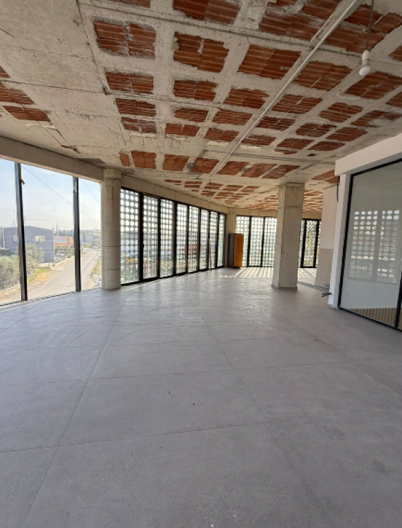 Business Building for Rent – Tirana–Durres Highway (Near Customs)
