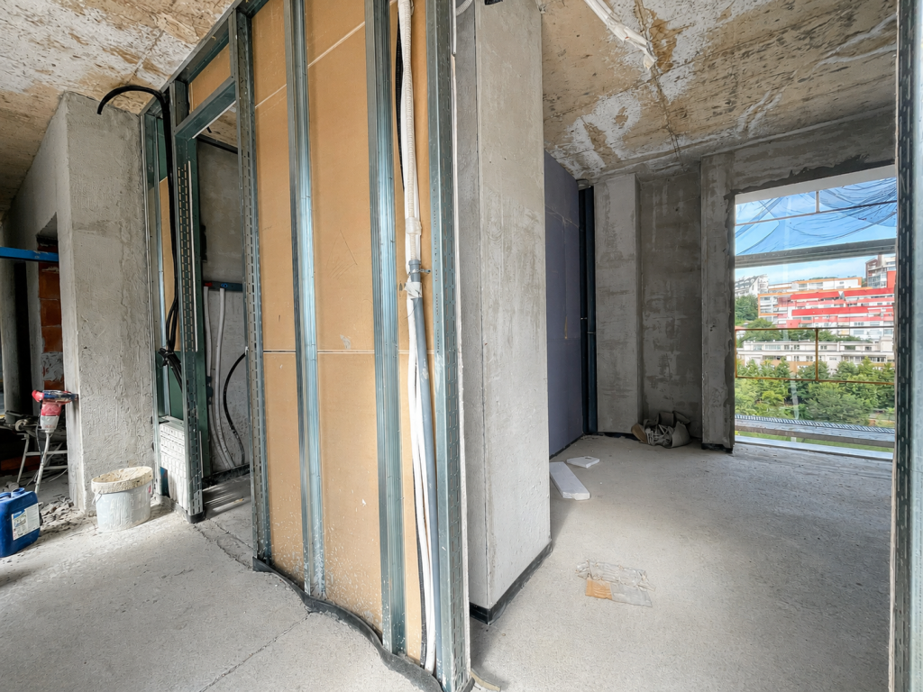 Shitet Penthouse tek Liqeni i Thate