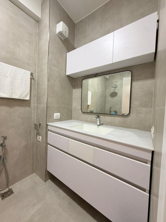 Apartament 1+1 per qera tek komuna e Parisit