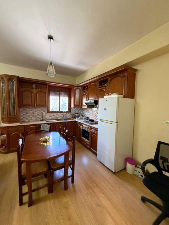 🏡 Jepet me Qira Apartament 3+1+2 në Astir