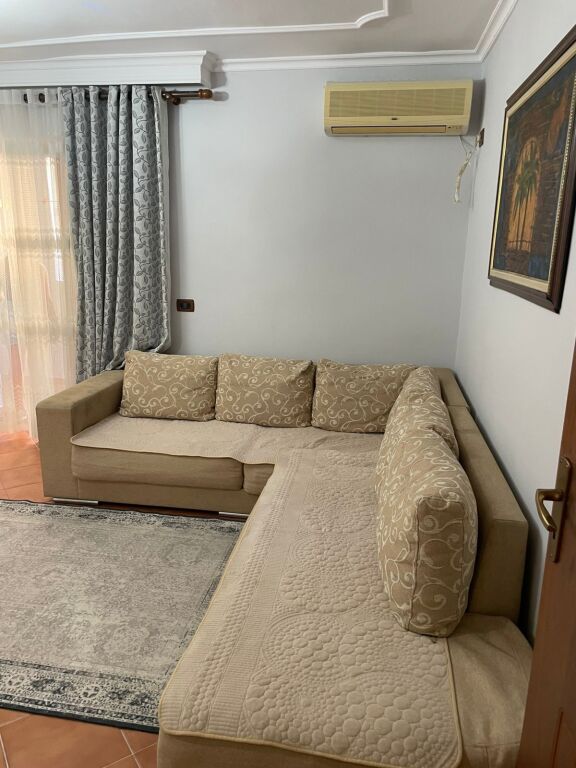 Appartamento 1+1 in affitto vicino alla Moschea dei Tabakë