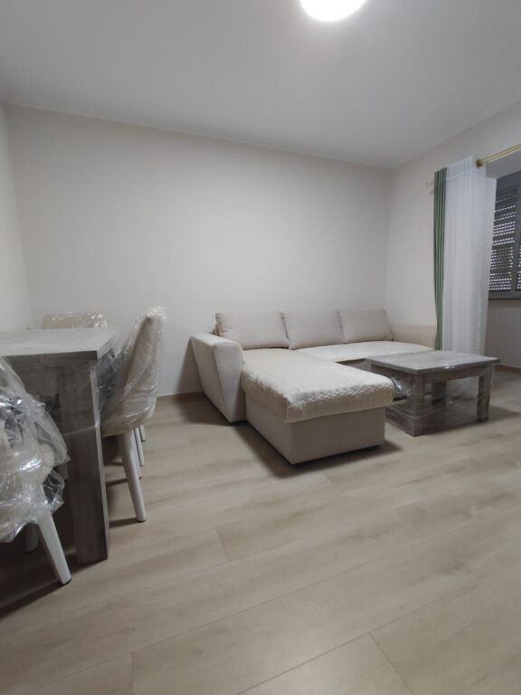 JEPET APARTAMENT ME QERA 2+1, RR. FORTUZI