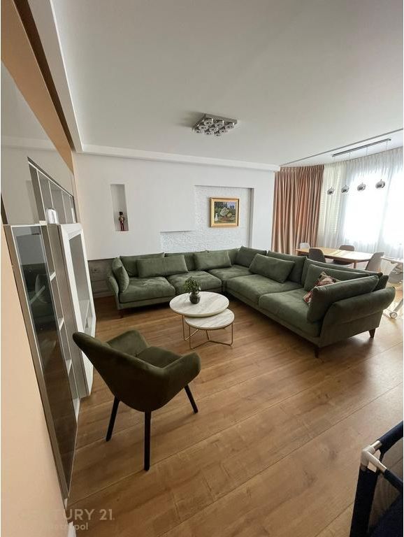 MYSLYM SHYR, APARTAMENT 2+1 PER QIRA +1POST PARKIMI Opsional!