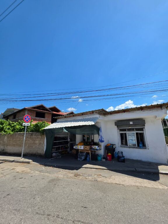 FOR SALE: Land (500m²) + Private House (341m²) 📍LAPRAKË – 200m Behind the Military Hospital | Direct Access to the Ring Road &amp; Highway 🛣️ 350,000€ ✨️