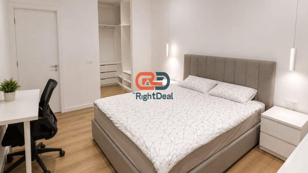 At Emerald Center, Apartment 3+1+2 for Rent, Fully Invested !!!