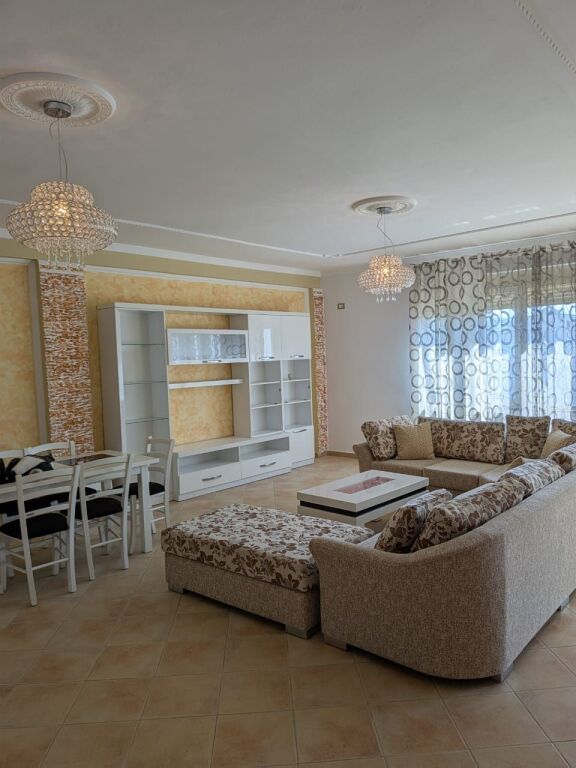 JEPET ME QERA APARTAMENT 3+2 PRANE KRYQIT TE KUQ, DURRES