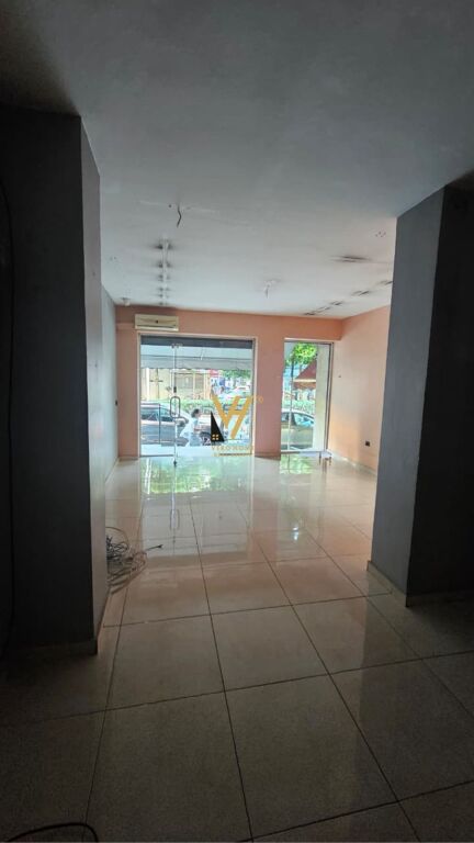 SHOP FOR RENT 33 M2 ON BARDHYL STREET 80,000 LEKE