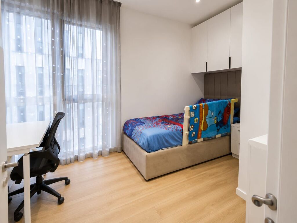 We rent a 3+1+2 apartment at Emerald Center, 5 Maji Street!