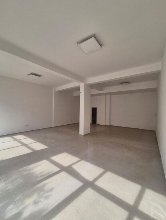 SHOP FOR RENT, PARIS MUNICIPALITY