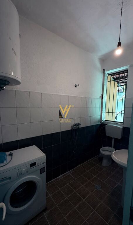 JEPET APARTAMENT 1+1 ME QERA TE ZOGU I ZI 40.000 LEKE