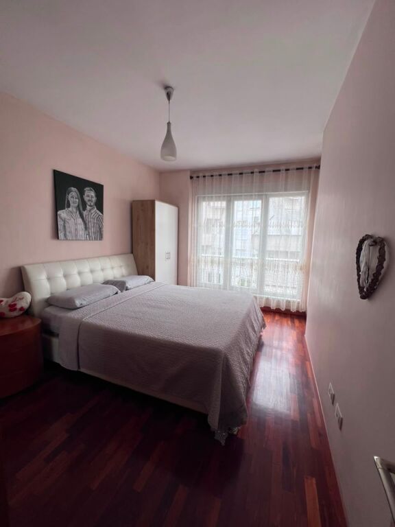 Jepet me qira apartament 1+1