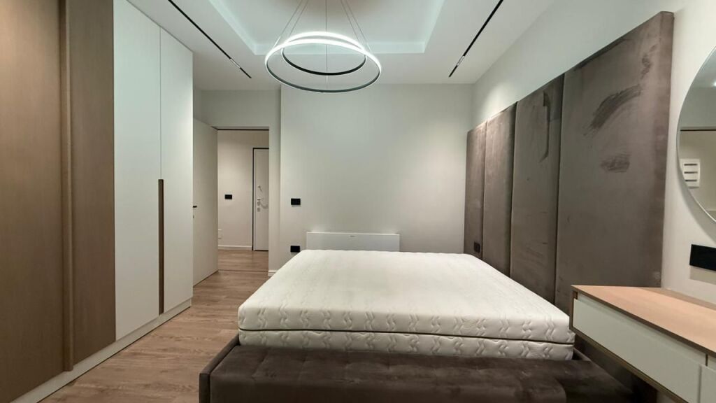 Super Apartament Luksoz 2+1 me Qira – Liqeni i Tiranës!