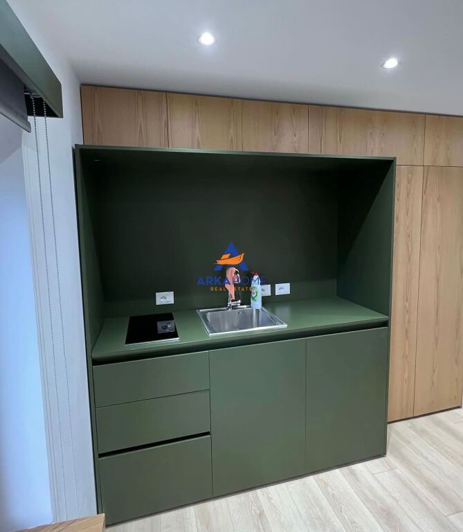 VENDESI APPARTAMENTO 3+1+BALCONE (DIVISO IN DUE APPARTAMENTI 1+1)+BALCONE "VIA FORTUZI" 250.00 EURO