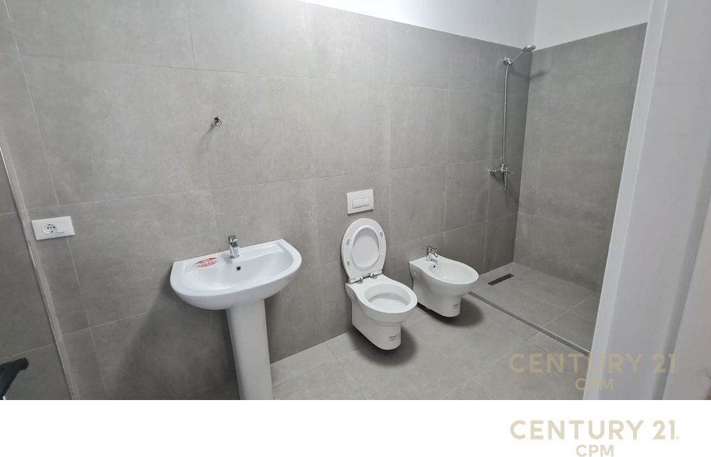 TEK KODRA E DIELLIT 2 JAPIM ME QIRA APARTAMENT 2+1+2 ME POST PARKIMI 950 € /Muaj