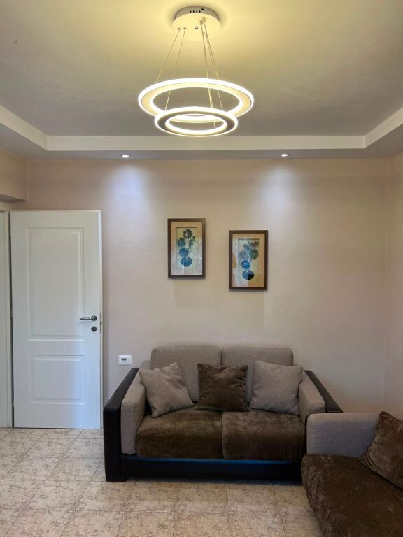Super apartament me qira 1+1. Ministria e Jashtme. 50.000 Leke