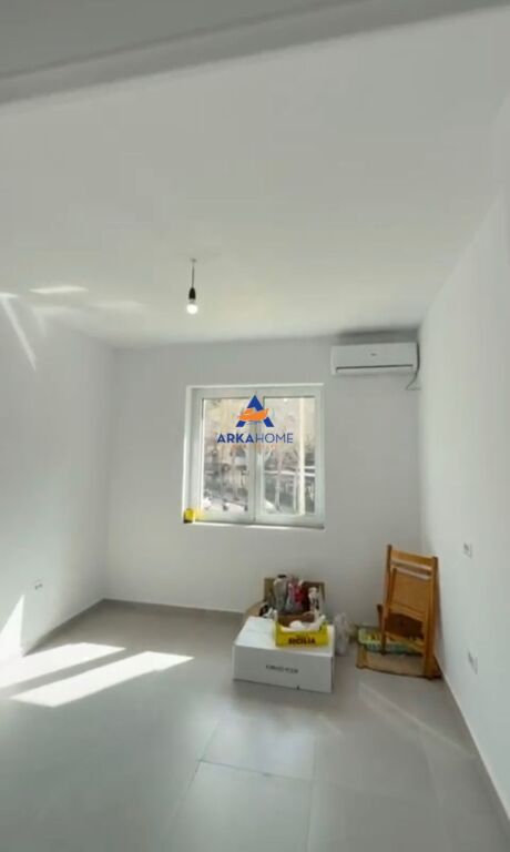 LOCALE PER UFFICIO IN AFFITTO 72M2 "VIA HYSEN DALLIU" 1000 EURO