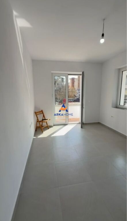 LOCALE PER UFFICIO IN AFFITTO 72M2 "VIA HYSEN DALLIU" 1000 EURO