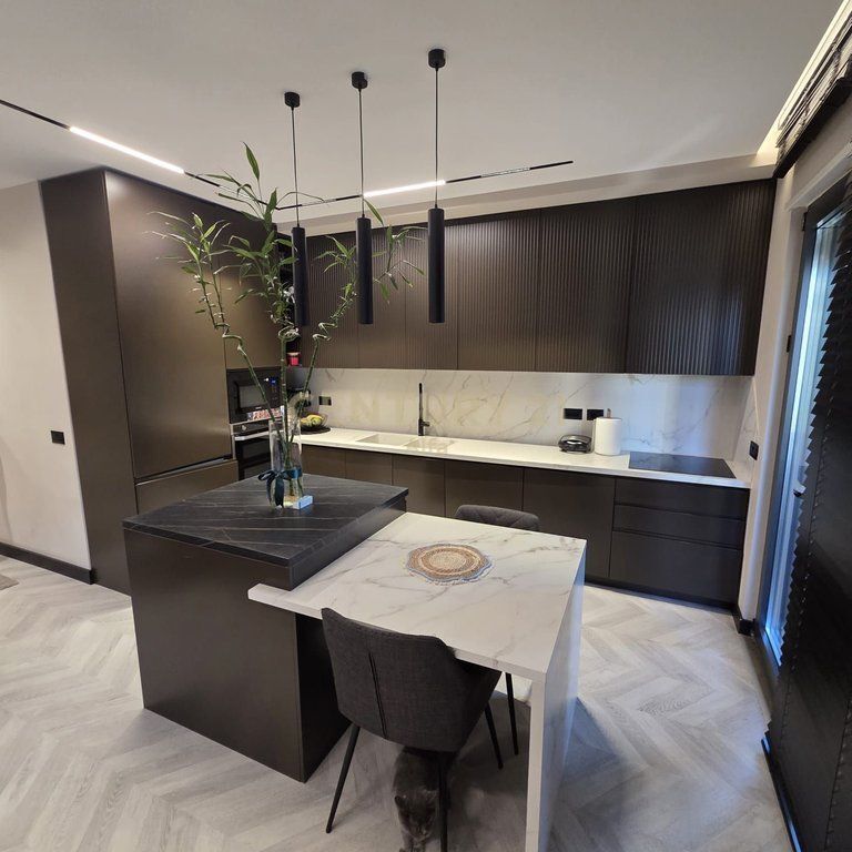Shitet apartament luksoz 2+1+ 2 poste parkimi te perfshire te Liqeni i Thatë