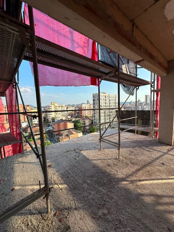🏡 Shitet Apartament 1+1 pranë Shkollës së Kuqe - Więcej