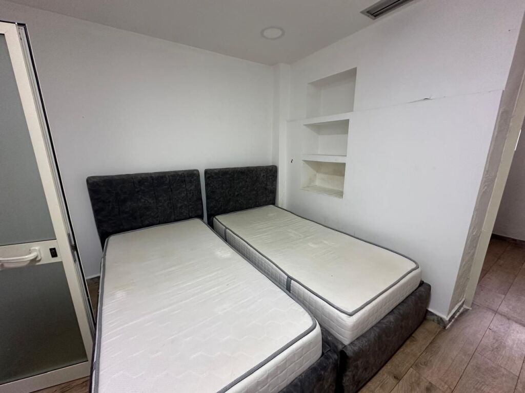🏢Rruga e Elbasanit,prane Institutit te Higjenes jepet me qera apartament,1+1,i mobiluar.45,000Leke