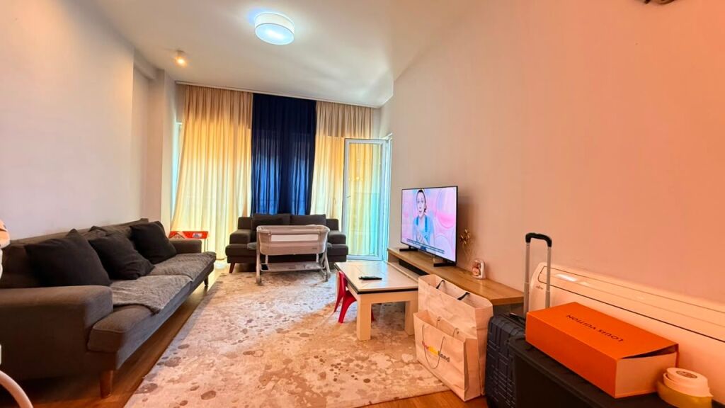 Apartament 2+1 me Qira te Komuna e Parisit, Tiranë - Widok 5