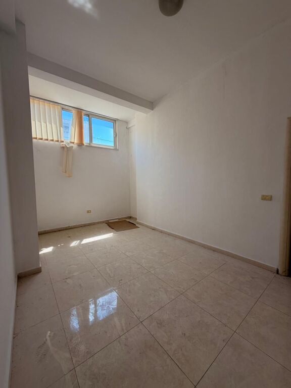 Locale commerciale in vendita vicino a UKD, Durazzo