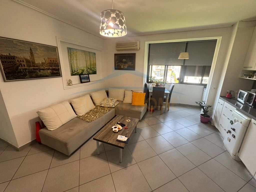 Shitet, Apartament 2+1, Ish-Fusha e Aviacionit, Tiranë