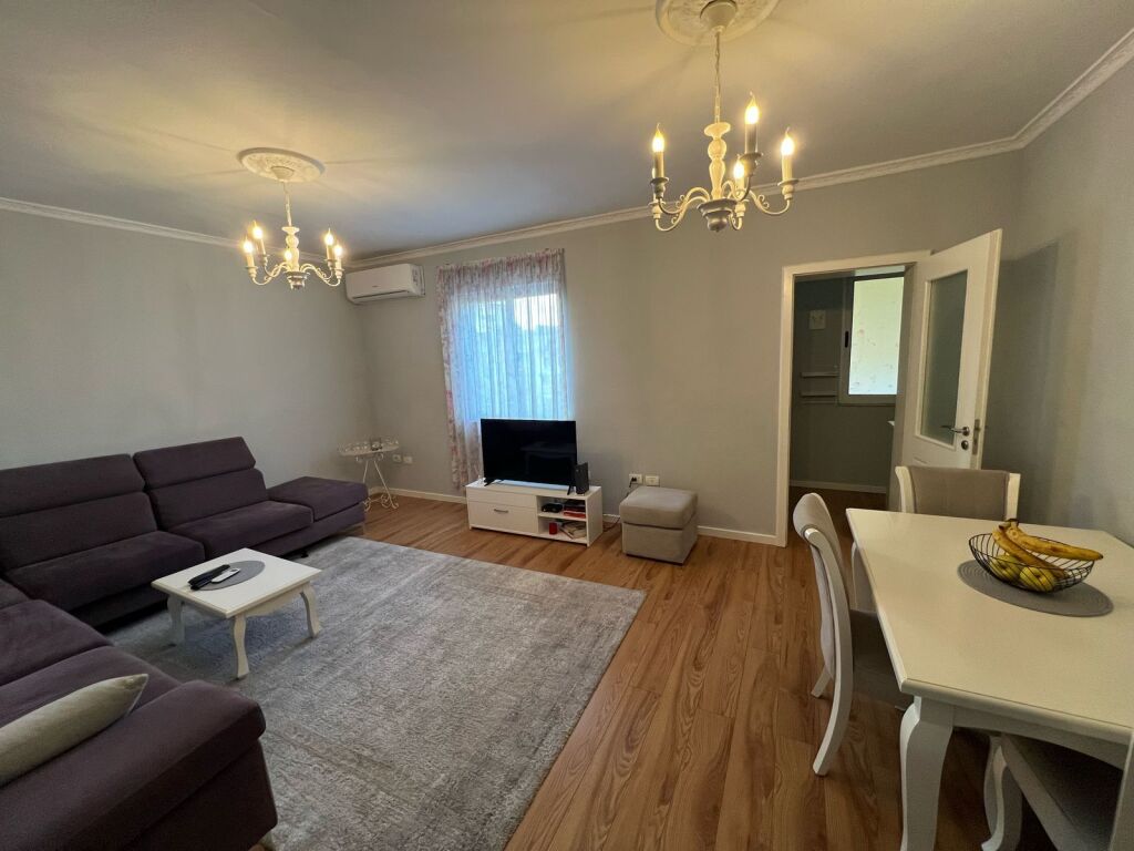 Apartament 1+1 me qira tek Rruga Fortuzi