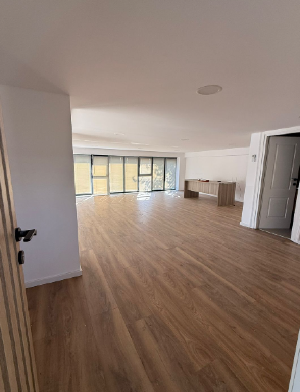 Business Building for Rent – Tirana–Durres Highway (Near Customs)

