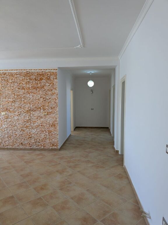 JEPET ME QERA APARTAMENT 3+2 PRANE KRYQIT TE KUQ, DURRES