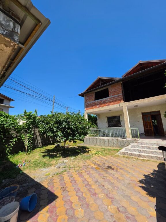 FOR SALE: Land (500m²) + Private House (341m²) 📍LAPRAKË – 200m Behind the Military Hospital | Direct Access to the Ring Road &amp; Highway 🛣️ 350,000€ ✨️