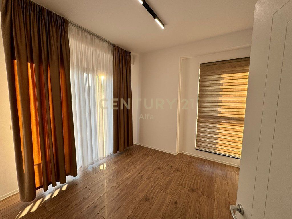 APARTMENT 2+1+PARKING SPACE AT TIRANA GARDEN BUILDING!