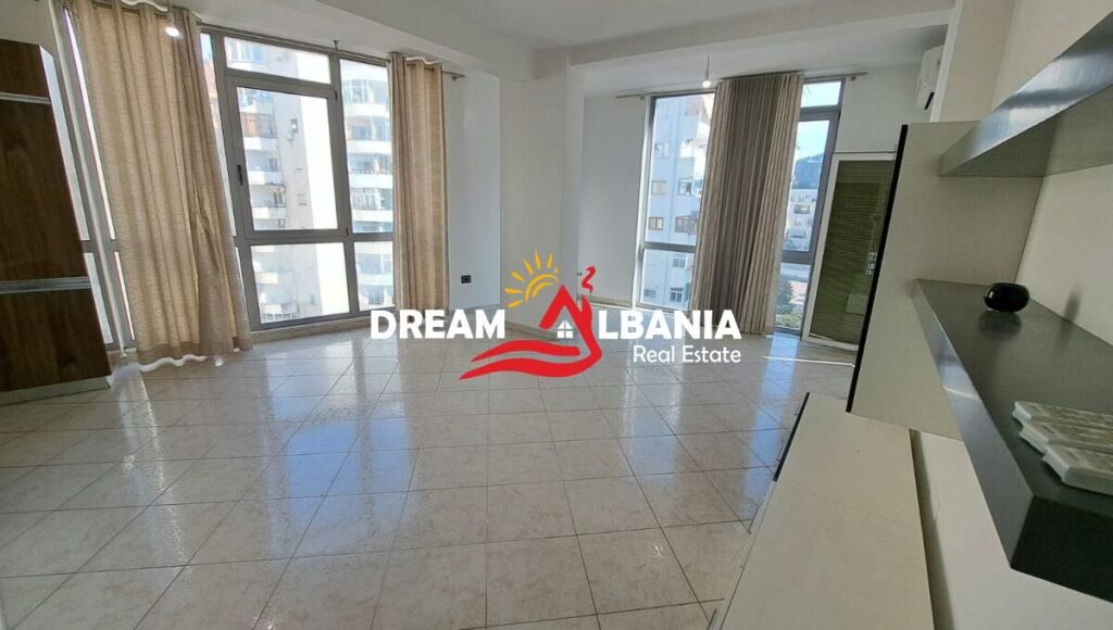 Appartamento 2+1+2WC in vendita Comune di Parigi, Complesso KIKA 2 (ID 51210002)
