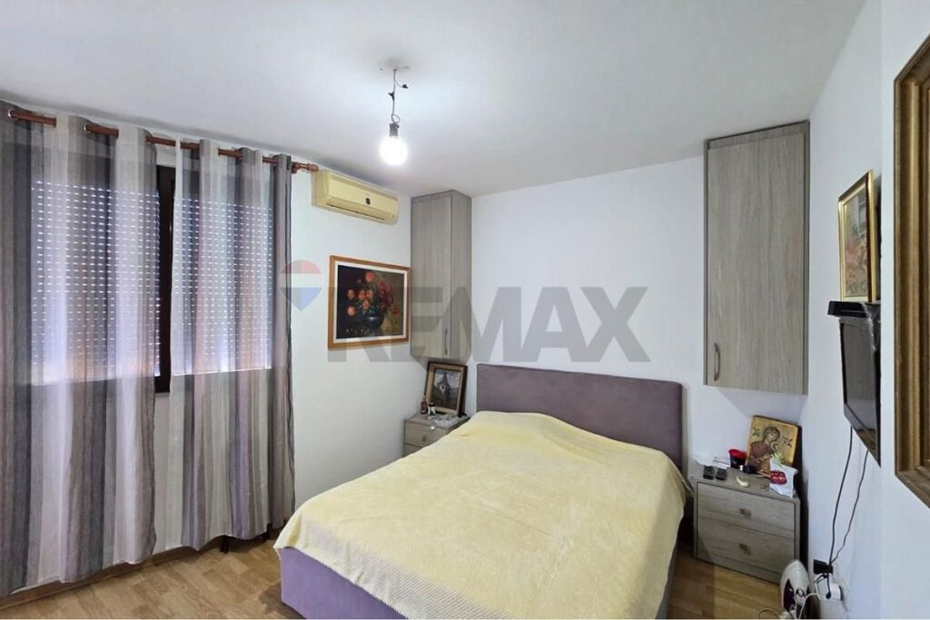 Shitet - Apartament 2+1 tek Ish Fusha Aviacionit
